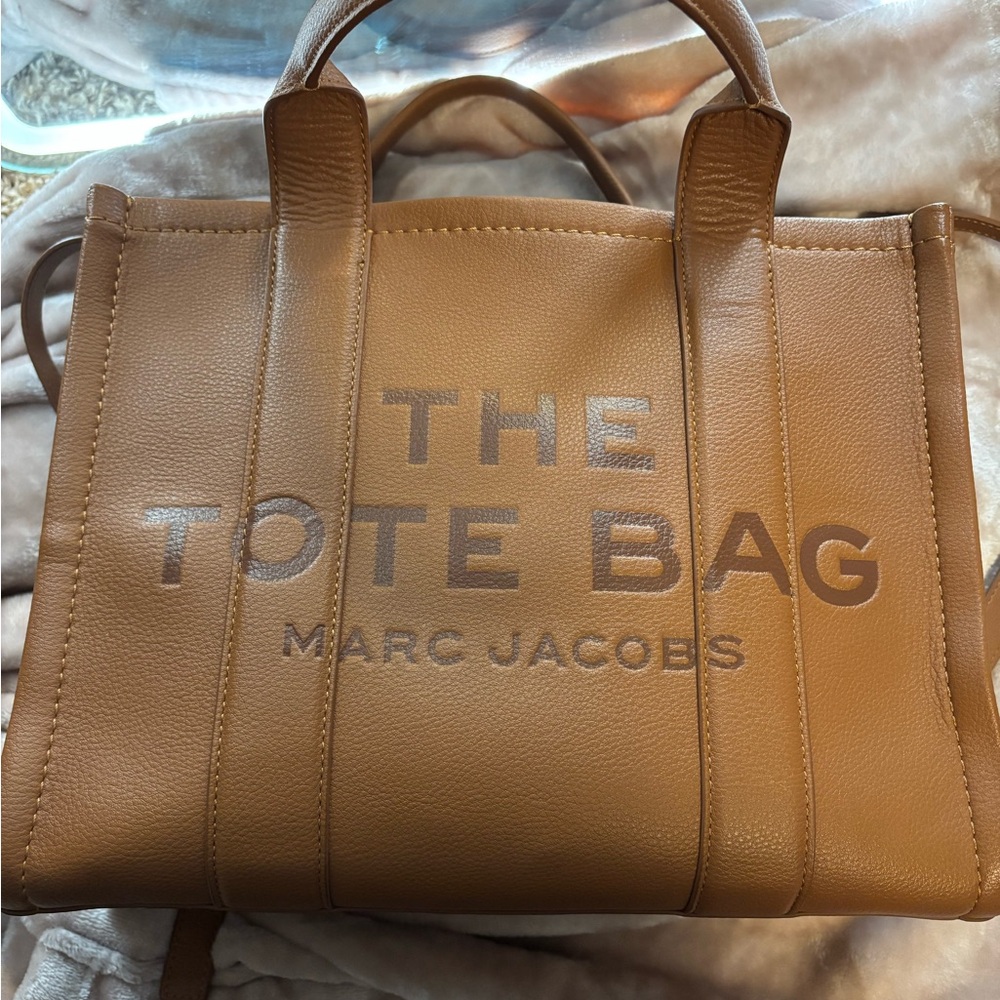 Marc Jacobs Medium The Leather Tote Bag Argan Oil